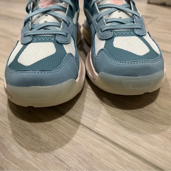 NWT Nike Air Jordan 200E  blue/pink women’s size 8.5 - Picture 3 of 4